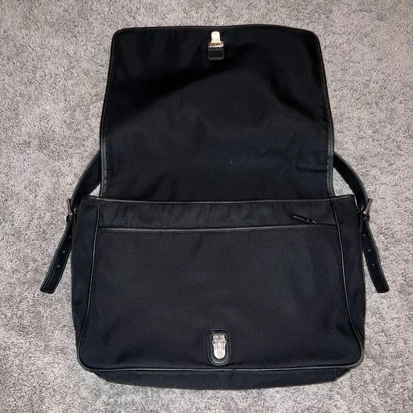 Coach Men’s Black Nylon Computer Laptop Messenger Cross Body Bag H1R-5115